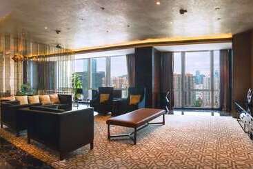 هتل Hilton Shenzhen Futian
