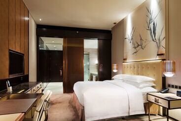 هتل Hilton Shenzhen Futian