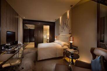 هتل Hilton Shenzhen Futian