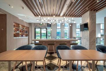 هتل Holiday Inn Express Shanghai Jinqiao Central, An Ihg