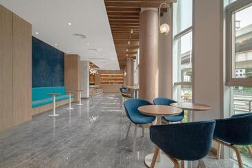 هتل Holiday Inn Express Shanghai Jinqiao Central, An Ihg