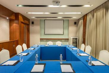 هتل Holiday Inn Express Shanghai Jinqiao Central, An Ihg