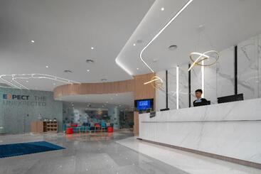 هتل Holiday Inn Express Shanghai Jinqiao Central, An Ihg