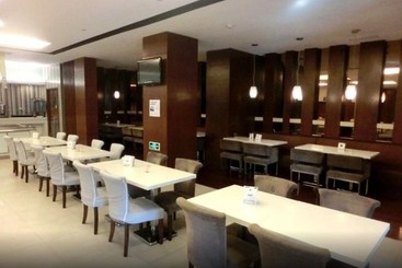 هتل Holiday Inn Express Shanghai Jinqiao Central, An Ihg