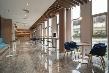 هتل Holiday Inn Express Shanghai Jinqiao Central, An Ihg