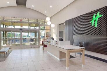 هتل Holiday Inn & Suites Phoenix Airport, An Ihg