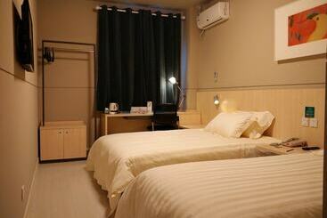 هتل Jinjiang Inn Select Huizhou West Lake Pedestrian Street