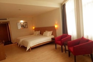 هتل Jinjiang Inn Select Huizhou West Lake Pedestrian Street