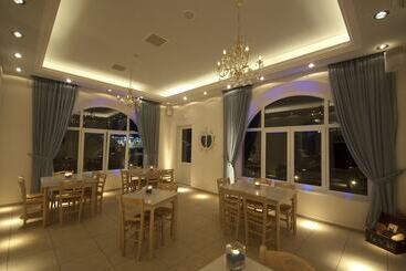 هتل Maki S Place