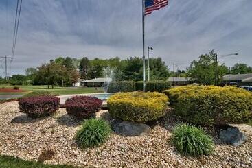 هتل Parkview Inn And Conference Center