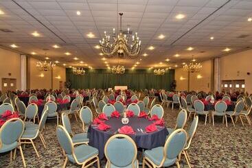 هتل Parkview Inn And Conference Center