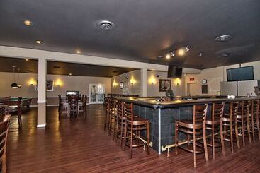 هتل Parkview Inn And Conference Center