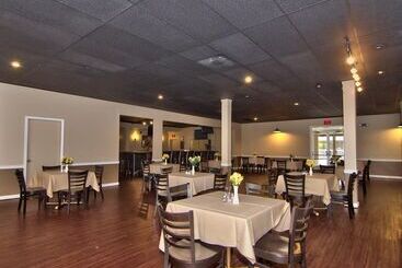 هتل Parkview Inn And Conference Center