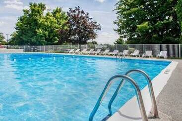 هتل Parkview Inn And Conference Center