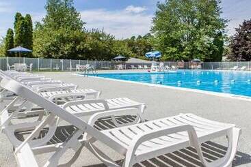 هتل Parkview Inn And Conference Center