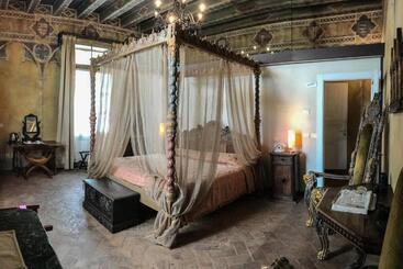 هتل Relais Castello Bevilacqua
