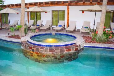 هتل Santa Fe Loreto by Villa Group