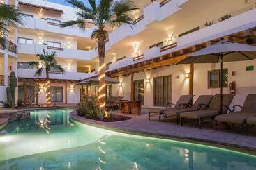 هتل Santa Fe Loreto by Villa Group