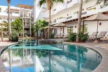 هتل Santa Fe Loreto by Villa Group