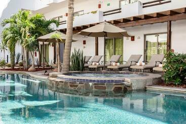 هتل Santa Fe Loreto by Villa Group