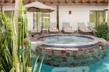 هتل Santa Fe Loreto by Villa Group