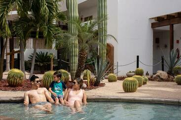 هتل Santa Fe Loreto by Villa Group