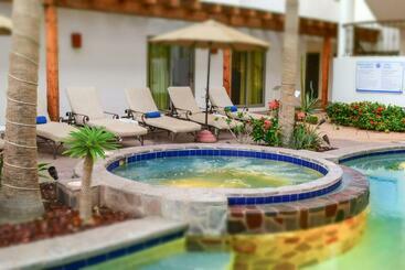هتل Santa Fe Loreto by Villa Group