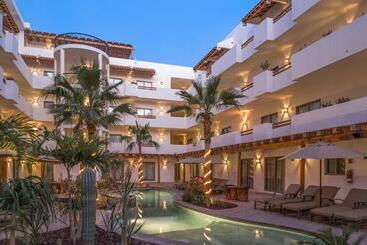 هتل Santa Fe Loreto by Villa Group