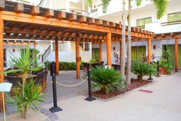 هتل Santa Fe Loreto by Villa Group