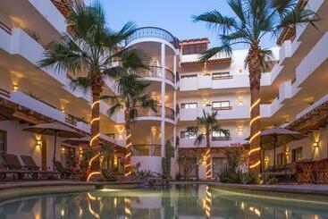 هتل Santa Fe Loreto by Villa Group