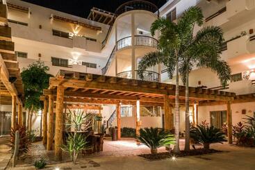 هتل Santa Fe Loreto by Villa Group