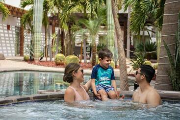 هتل Santa Fe Loreto by Villa Group