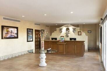 هتل Santa Fe Loreto by Villa Group