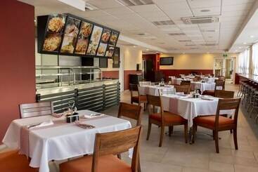 هتل Santa Fe Loreto by Villa Group
