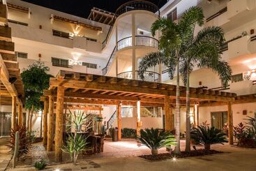 هتل Santa Fe Loreto by Villa Group