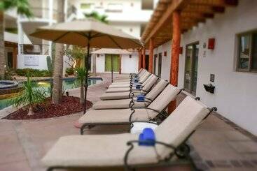 هتل Santa Fe Loreto by Villa Group