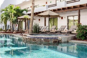 هتل Santa Fe Loreto by Villa Group