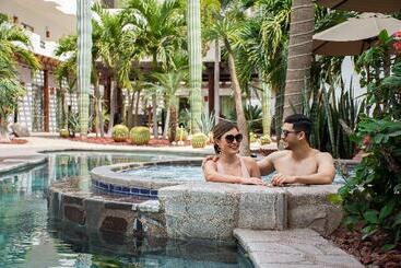 هتل Santa Fe Loreto by Villa Group