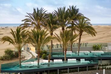 هتل Santa Monica Suites