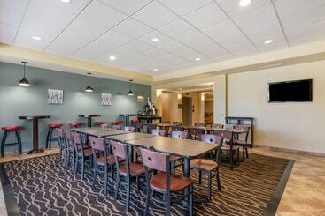 هتل Sleep Inn & Suites