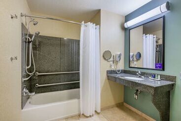 هتل Sleep Inn & Suites