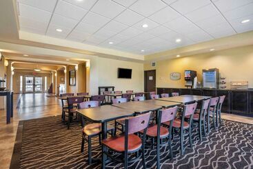 هتل Sleep Inn & Suites
