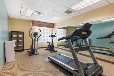 هتل Sleep Inn & Suites