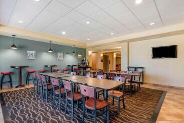 هتل Sleep Inn & Suites