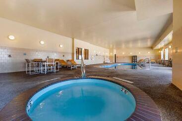 هتل Sleep Inn & Suites