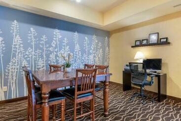 هتل Sleep Inn & Suites
