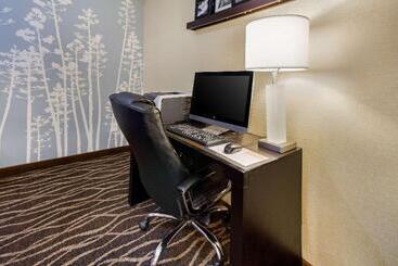 هتل Sleep Inn & Suites