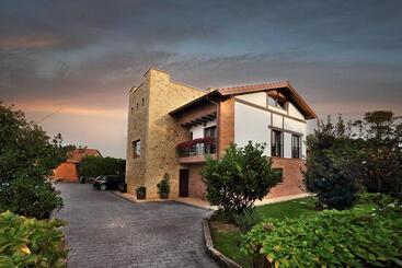 هتل Torre De Quintana