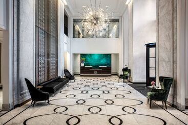 هتل Waldorf Astoria Chicago