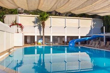 Mavi Deniz Otel All Inclusive